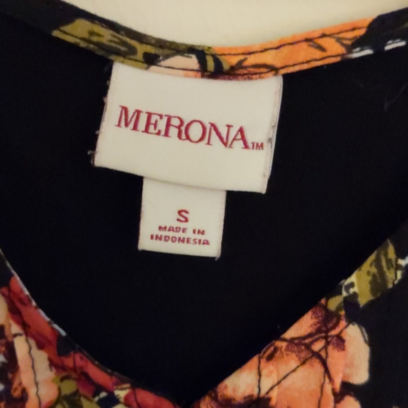 Floral Tank Top with Crochet Details (Small) - Picture 2 of 13